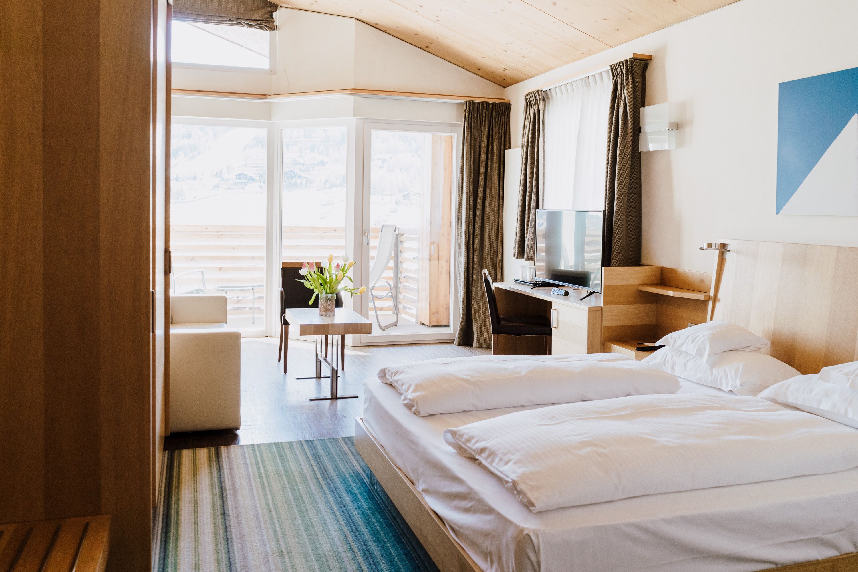 deluxe room | 1 bedroom, premium bedding, down duvets, minibar