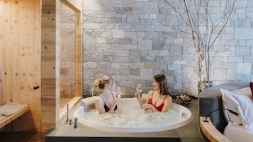 Suite estudio romántica | 1 dormitorio, ropa de cama de alta calidad, edredones de plumas