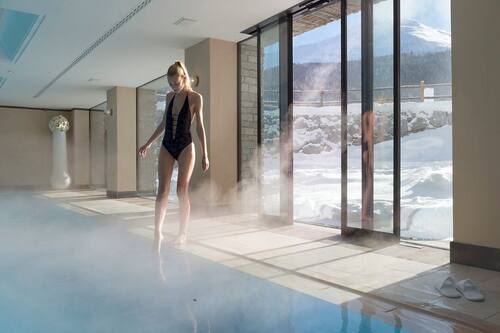 Espace de soins pour les couples, sauna, bain Ă remous, hammam