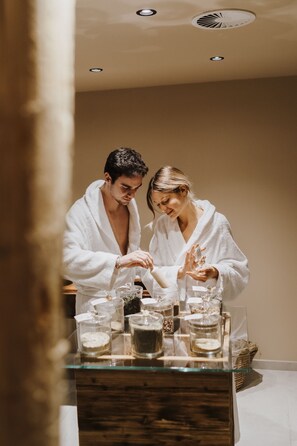 Behandlungsräume für Paare, Sauna, Whirlpool, Dampfbad