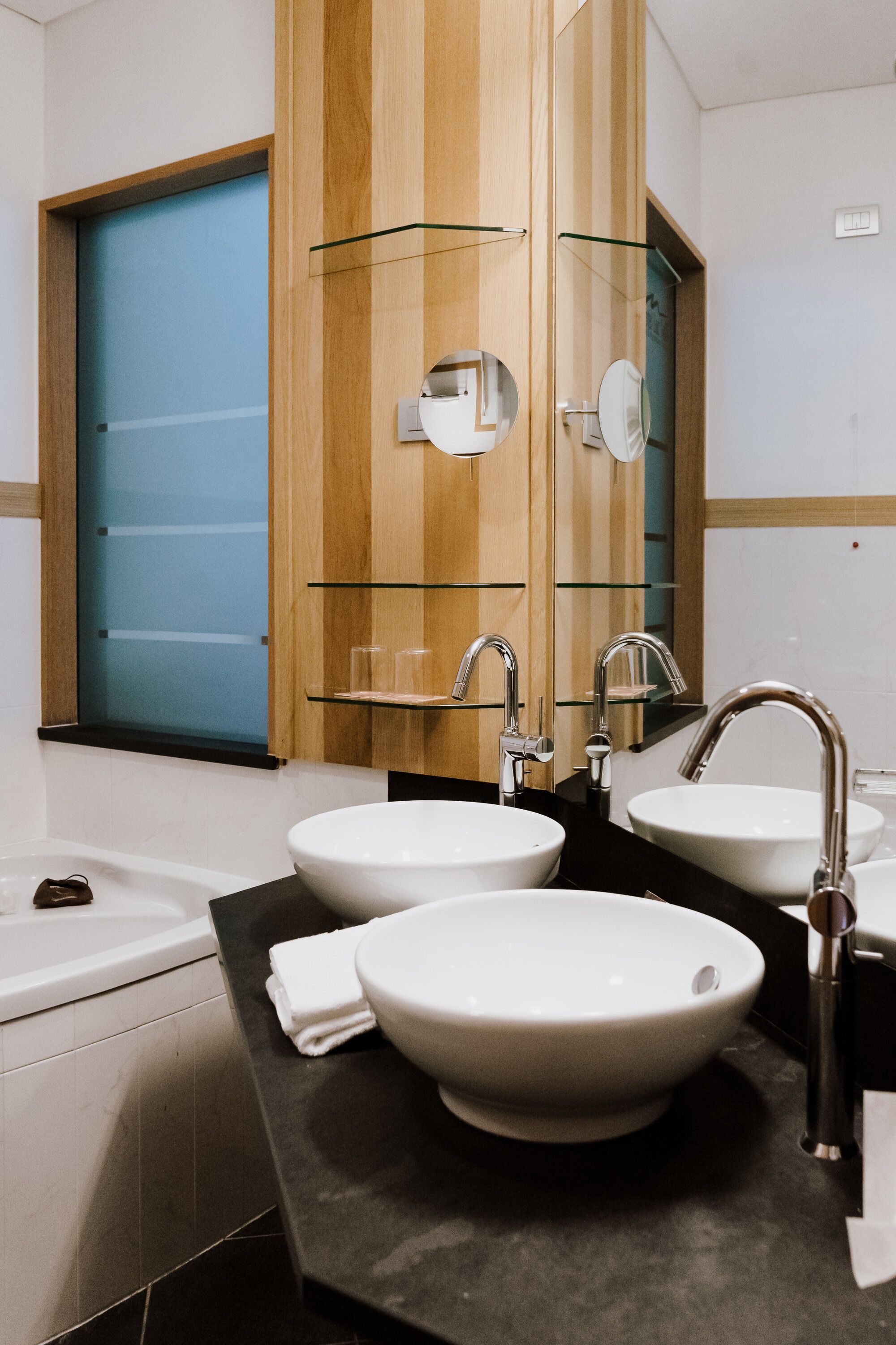 junior suite | bathroom | separate bathtub and shower, jetted bath, rainfall showerhead