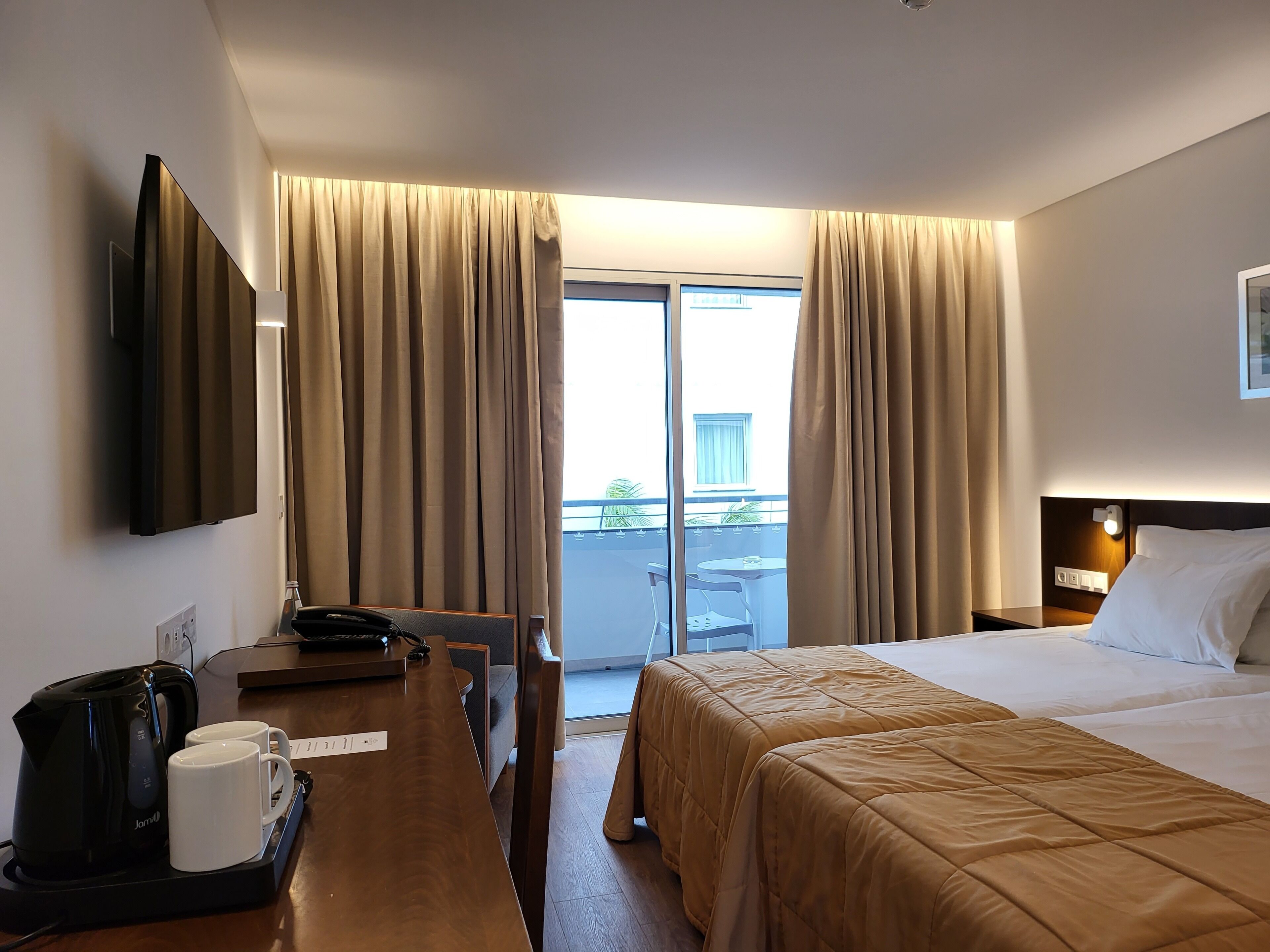 Superior Twin Room, Non Smoking (Rocamar) | Blackout drapes, iron/ironing board (on request), WiFi (free)