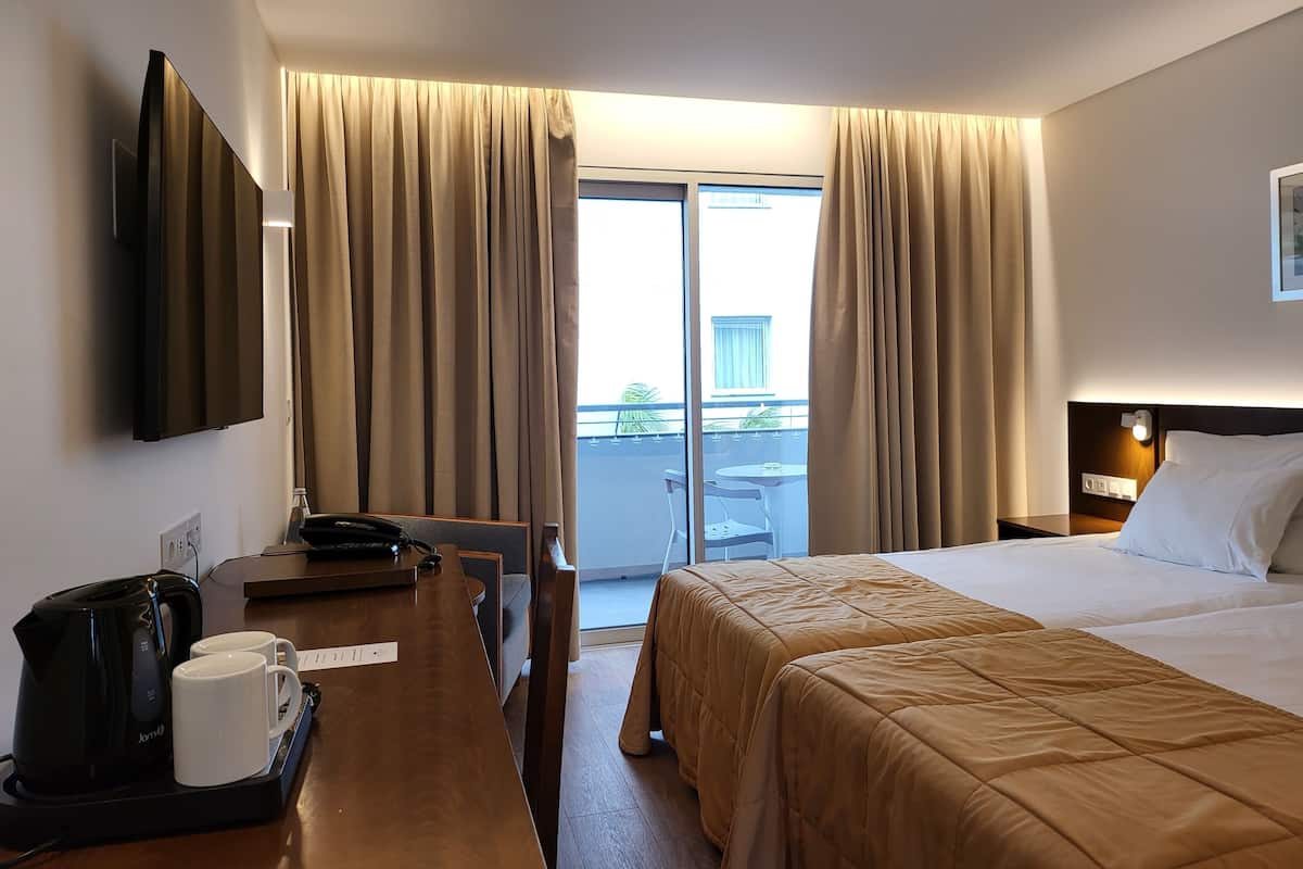 Superior Twin Room, Non Smoking (Rocamar) | Blackout drapes, iron/ironing board (on request), WiFi (free)
