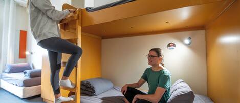 Laptopgeeigneter Arbeitsplatz, Verdunkelungsvorhänge