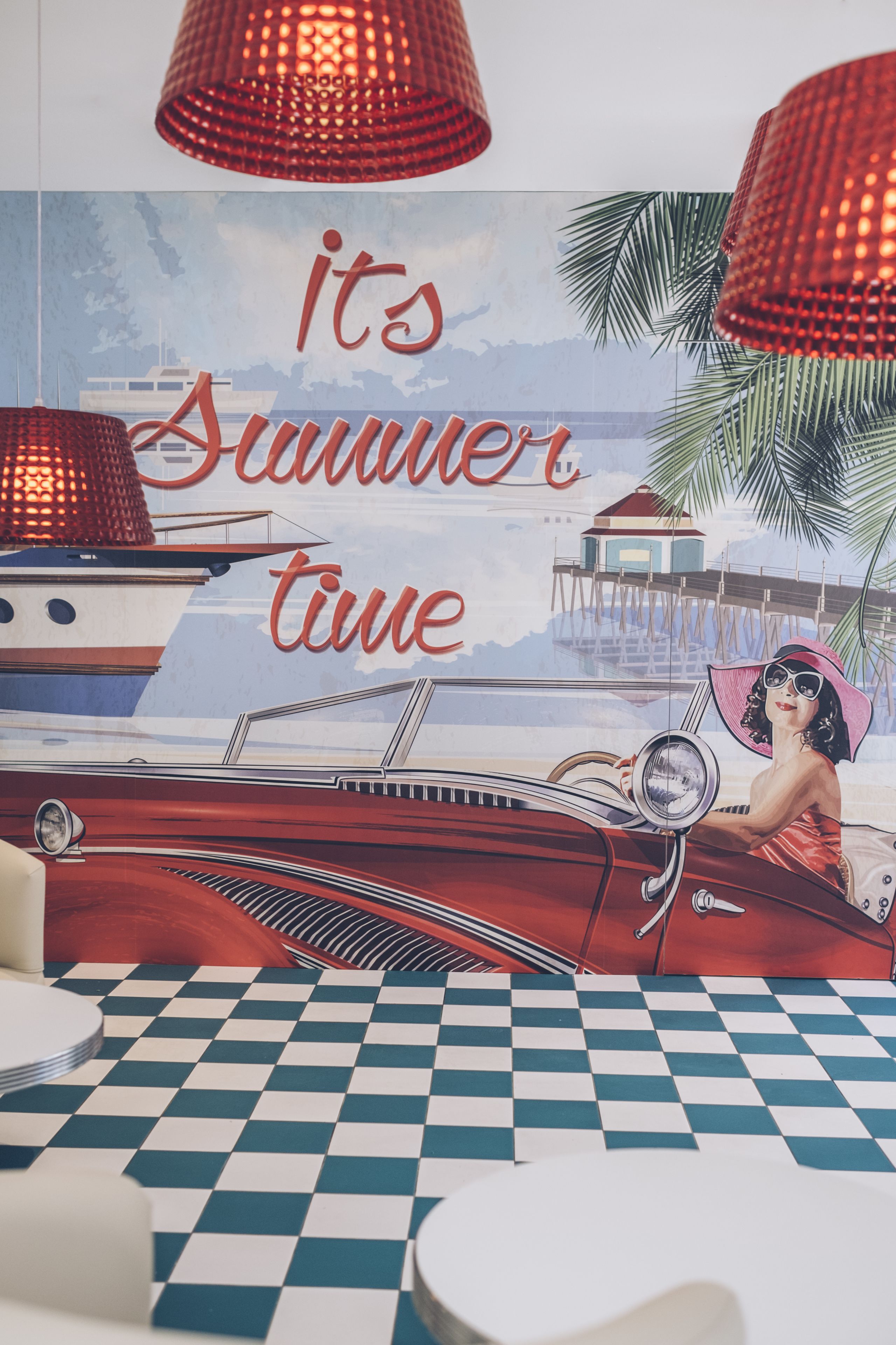 4 restaurants, breakfast, lunch served; local and international cuisine