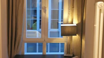 In-room safe, individually decorated, desk, soundproofing