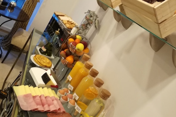 Daily buffet breakfast for a fee