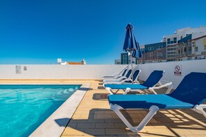 Udendørs pool, parasoller