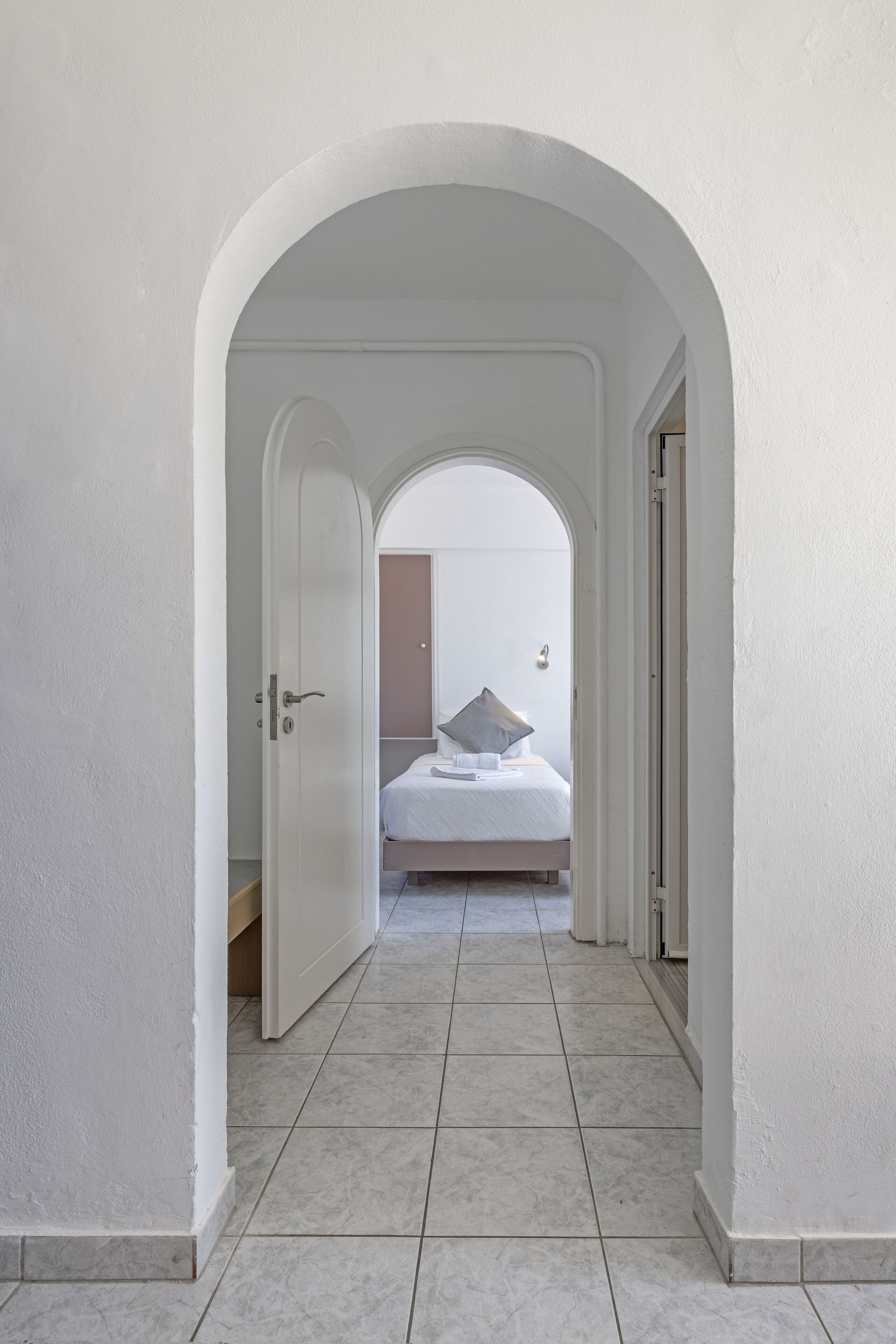 family room | 2 bedrooms, desk, iron/ironing board, free wifi