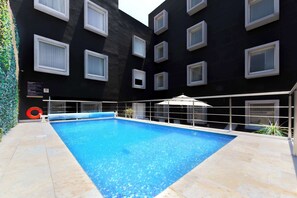 Outdoor pool - Comfort Inn Queretaro Tecnologico (Querétaro)