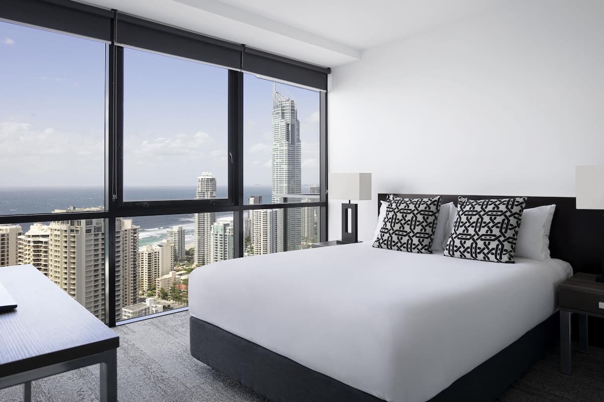 Caja de seguridad en la habitación y decoración personalizada