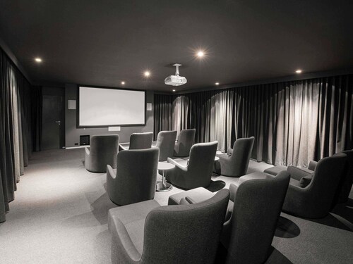 Mantra Circle on Cavill