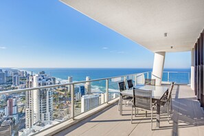 Balcony - Mantra Circle on Cavill (Surfers Paradise)
