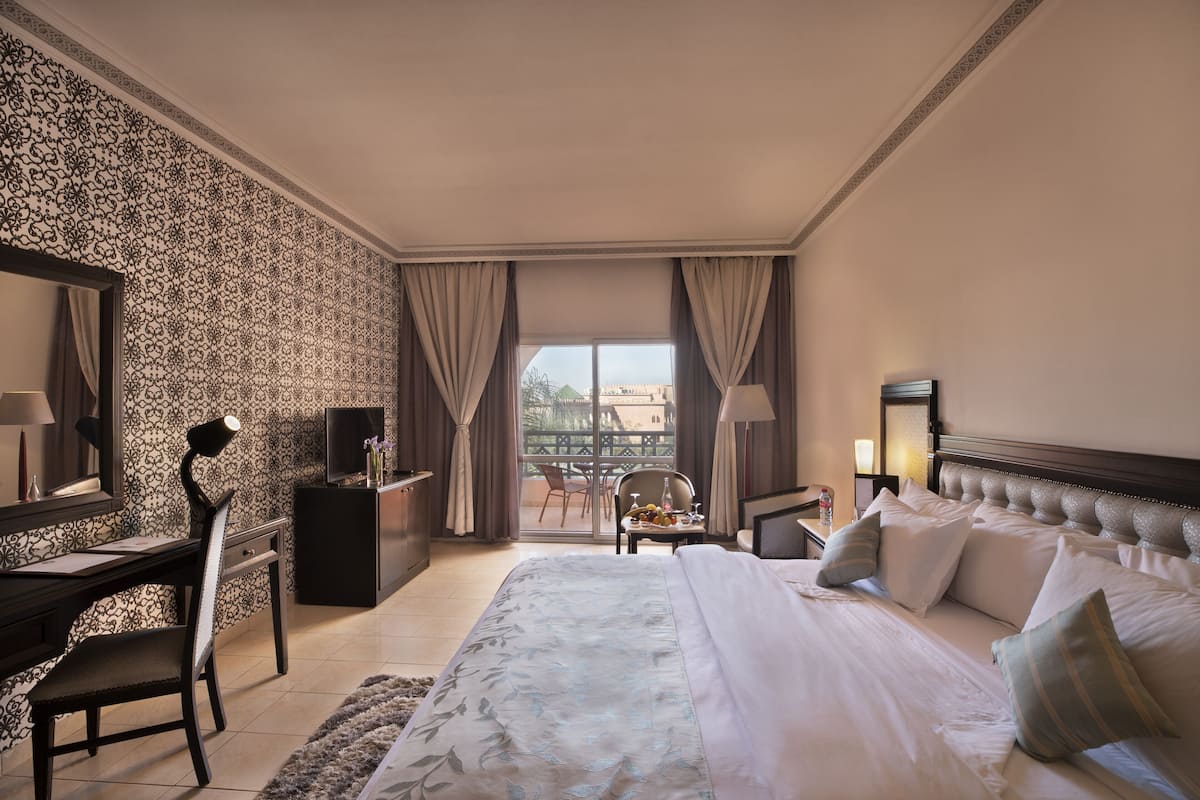 1 bedroom, premium bedding, minibar, in-room safe