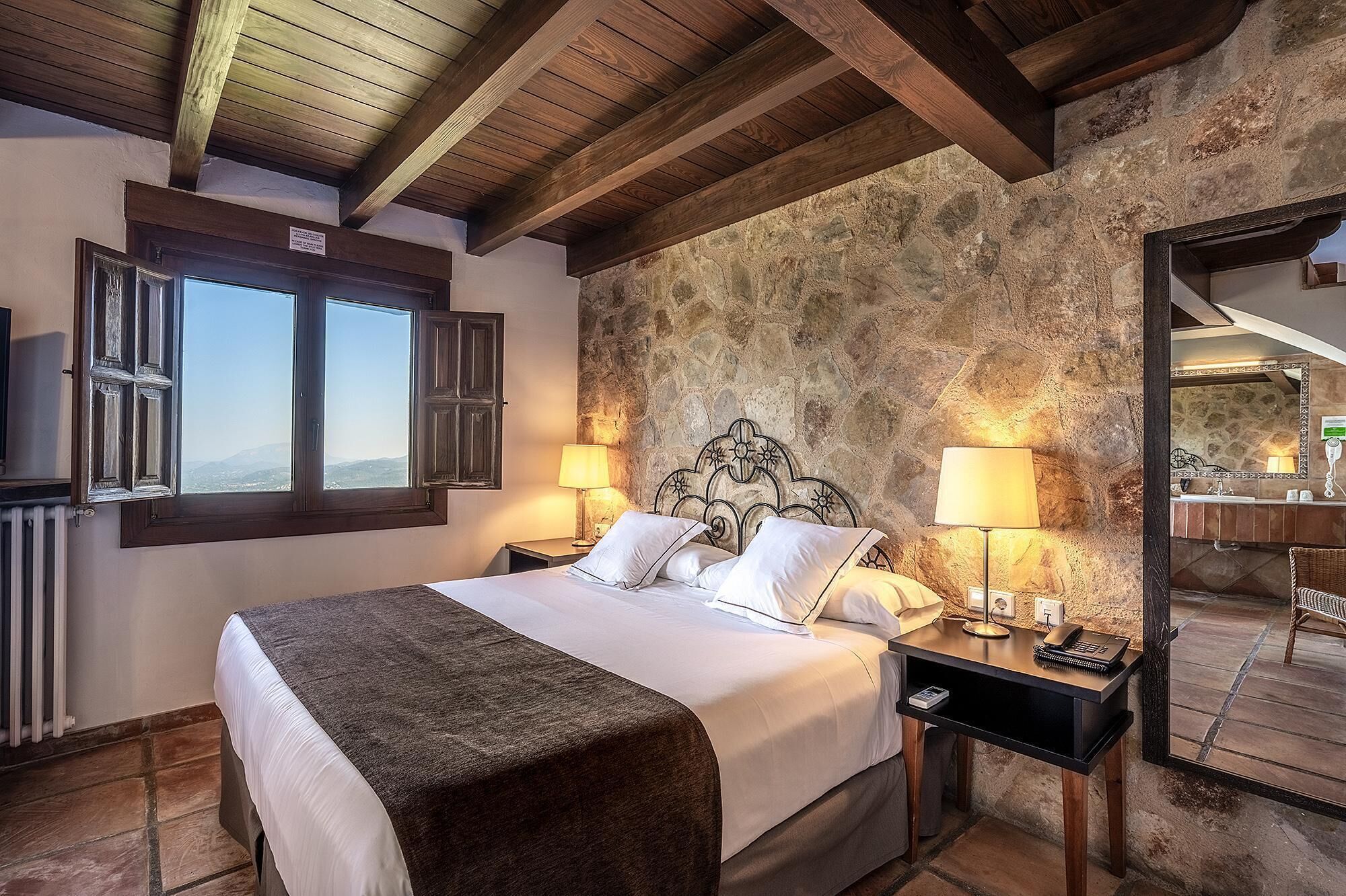 Luxe beddengoed, donzen dekbedden, bedden met traagschuimmatras