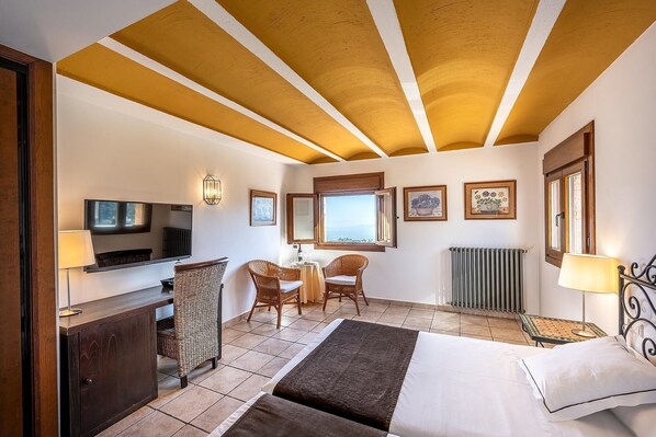 Luxe beddengoed, donzen dekbedden, bedden met traagschuimmatras