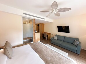 尊榮客房 | 羽絨被、客房內保險箱、遮光布/窗簾、床單