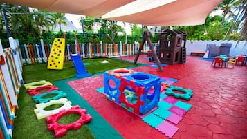Children’s play area – outdoor