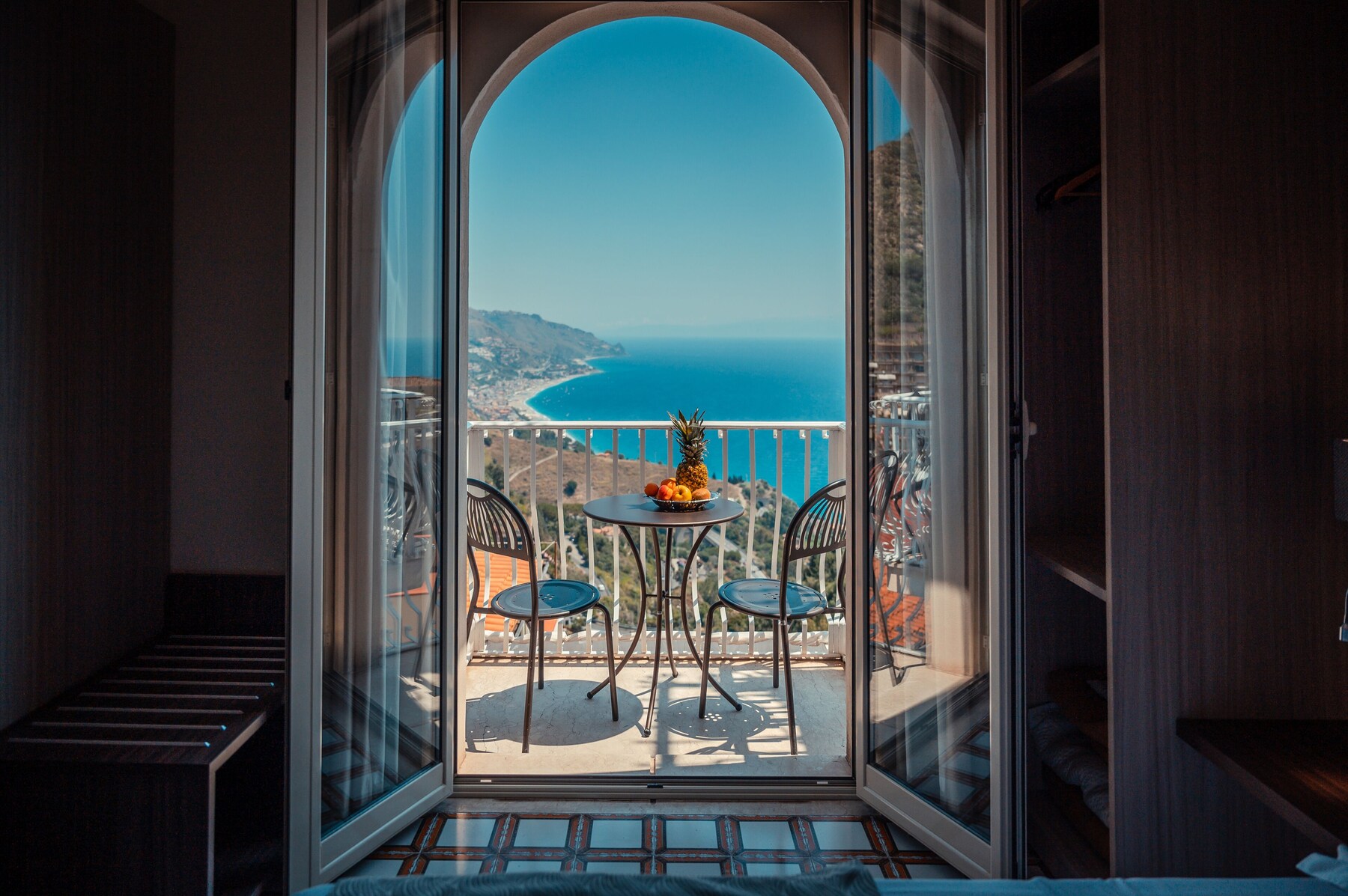 Deluxe Double Room, Terrace, Sea View | Minibar, in-room safe, desk, laptop workspace