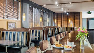 Desayuno bufé gratuito y diario