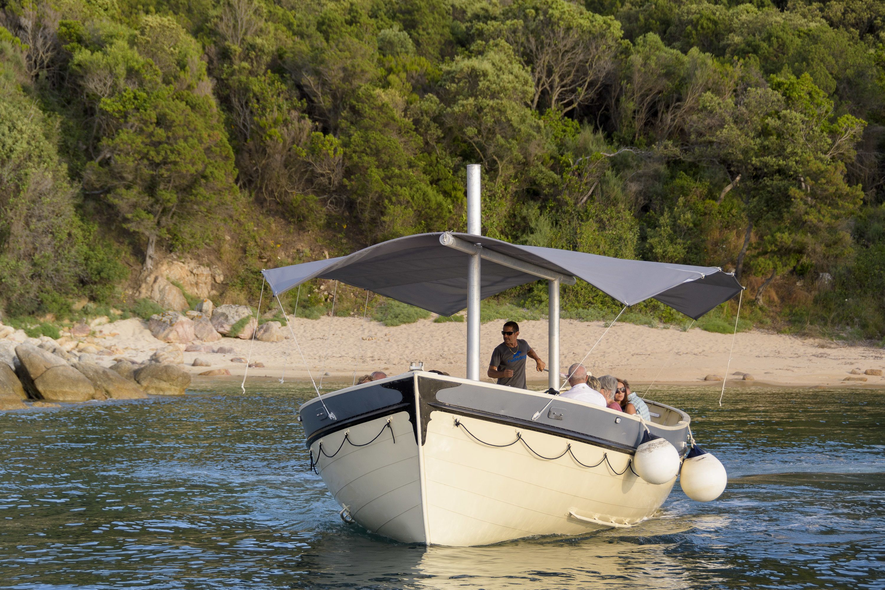 Breakfast, lunch and dinner served