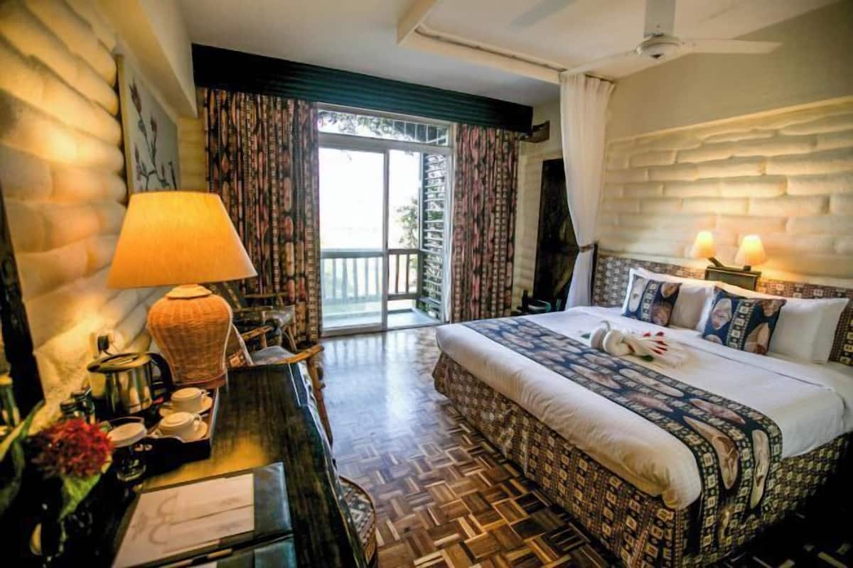 1 bedroom, in-room safe, desk, laptop workspace