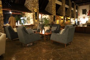 Lobby lounge - Taita Hills Safari Resort & Spa (Taita Hills)
