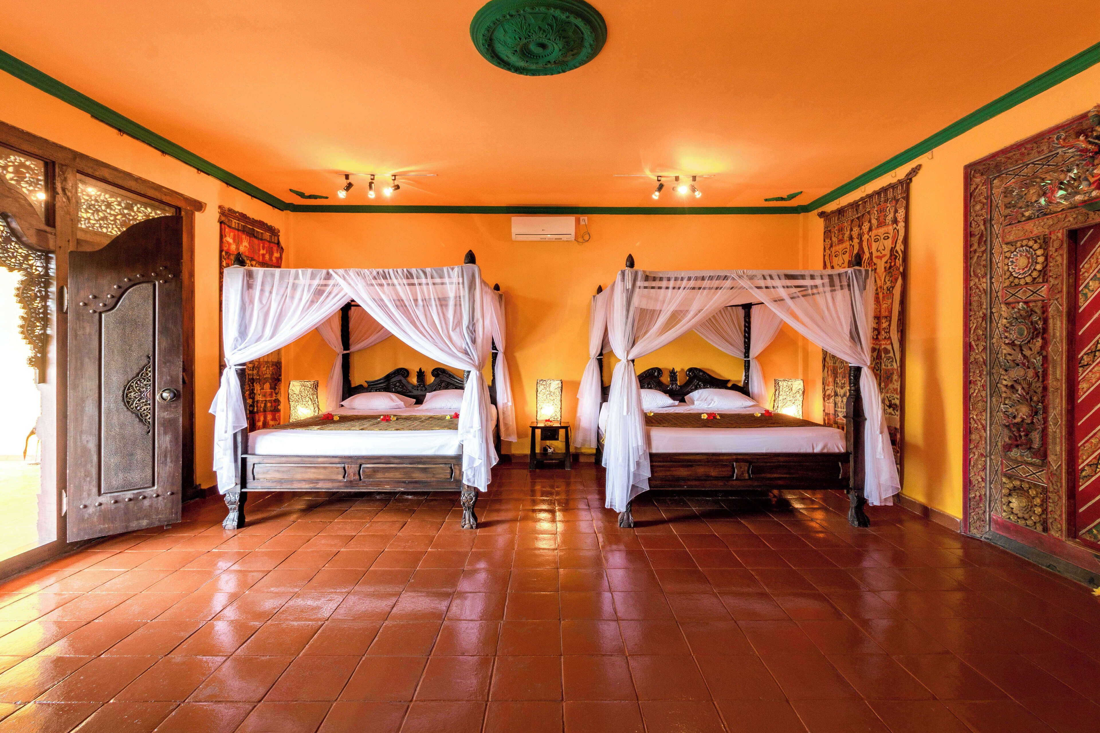 Bintang Suite 1 - Villa with Private Pool | 1 yatak odası, minibar, odada kasa, güneşlik/perde 