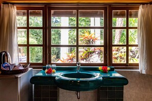 Panoramic View Villa | Badezimmer | Haartrockner, Handtücher, Seife, Shampoo
