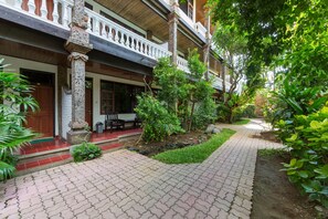 Exterior - Simpang Inn Hotel (Kuta)