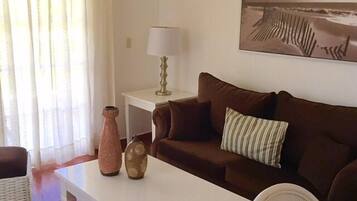 Apartment, 2 Bedrooms | Living room