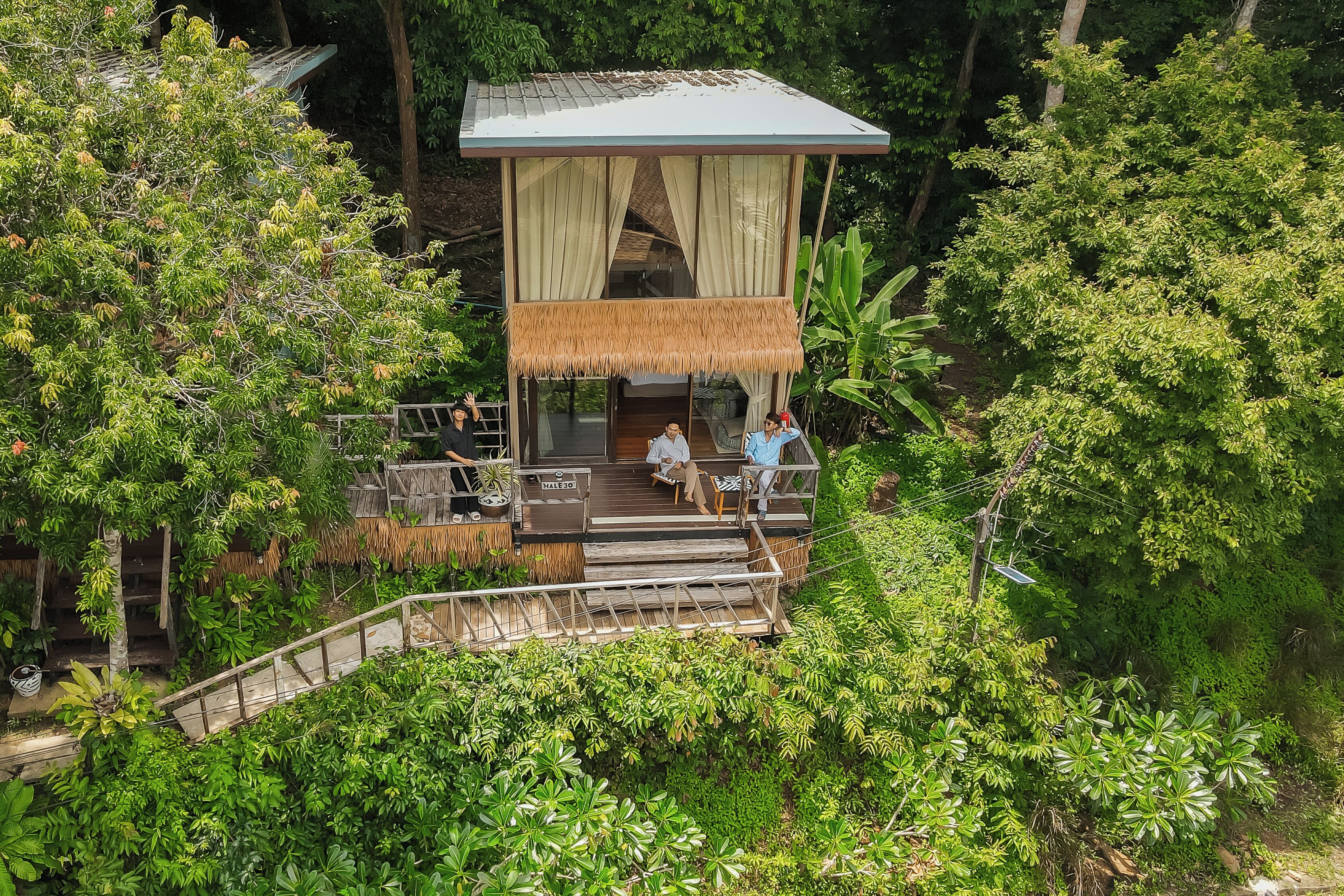 Hilltop Duplex Bungalow | Terrace/patio