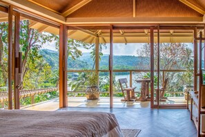 Deluxe Seaview Villa | In-room safe, individually decorated, individually furnished