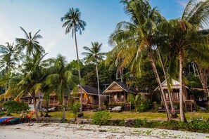 Private beach, white sand, beach umbrellas, beach towels