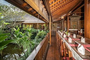 2 restaurants servant le petit déjeuner