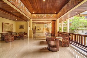 Lobby sitting area - Champlung Sari Hotel and Spa Ubud (Ubud)