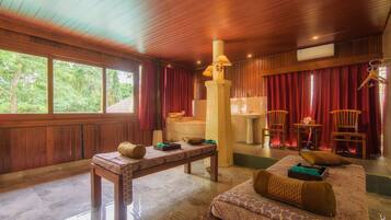 Couples treatment rooms, body treatments, facials