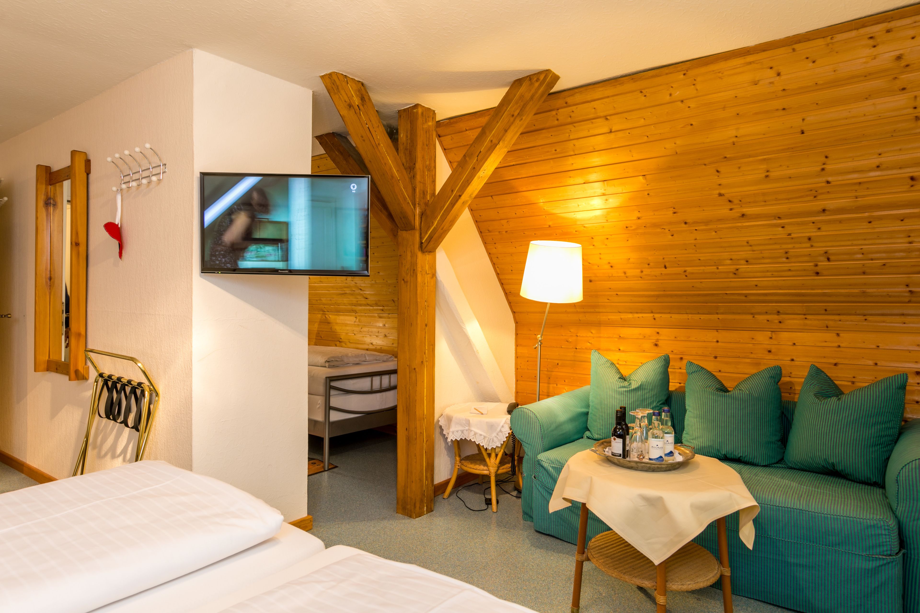 standard quadruple room, 1 bedroom, non smoking | premium bedding, in-room safe, desk, soundproofing