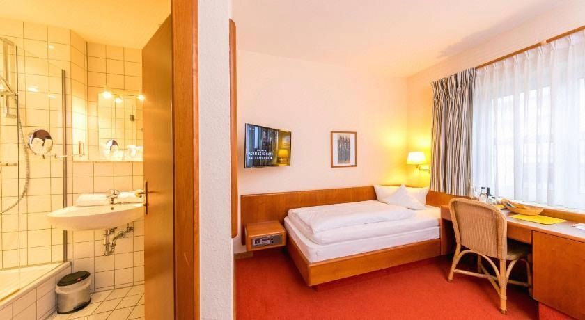 Premium bedding, in-room safe, desk, soundproofing