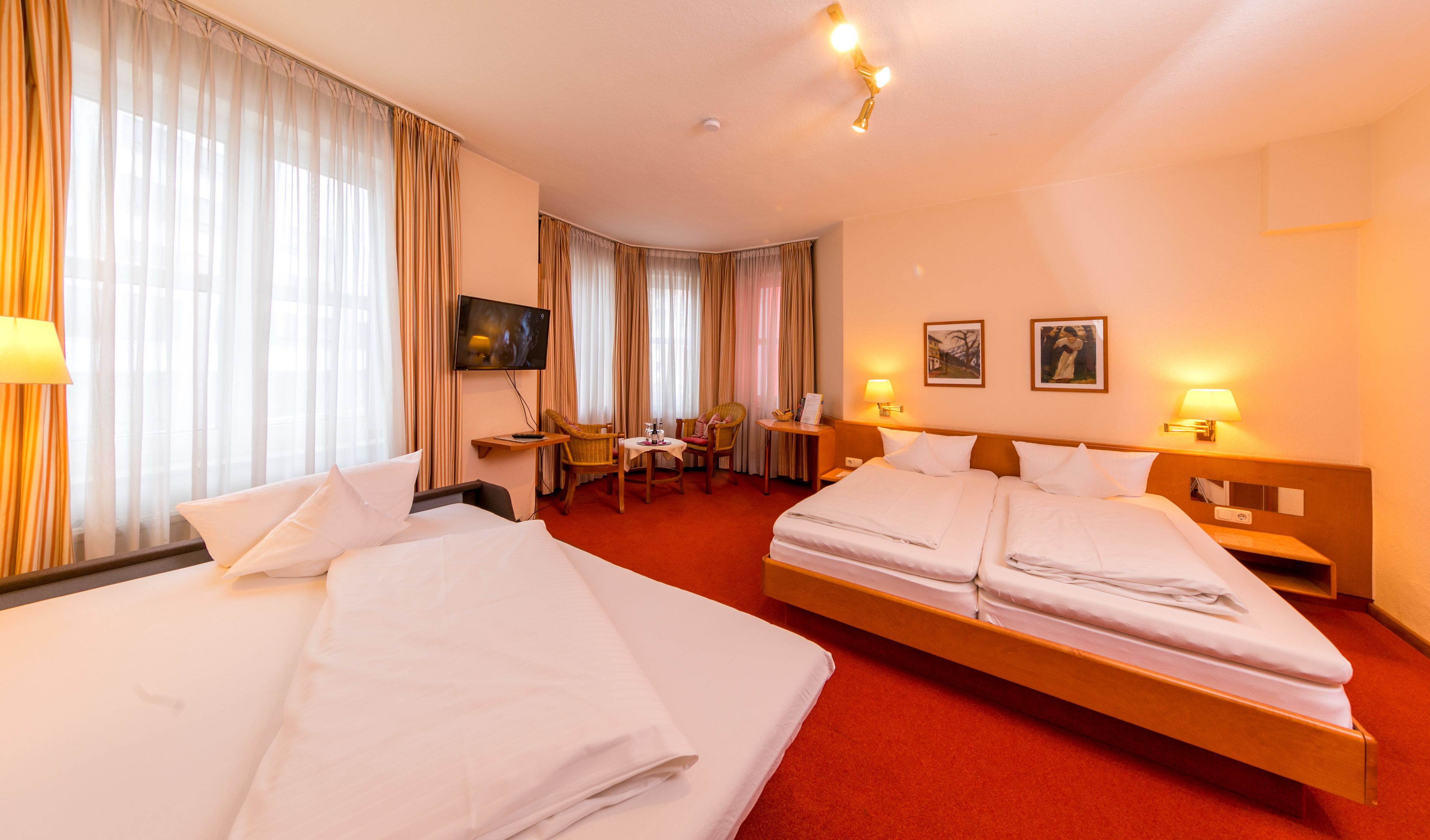 comfort triple room, non smoking, city view | premium bedding, in-room safe, desk, soundproofing