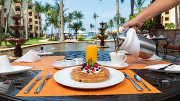 Daily buffet breakfast (USD 400 per person)