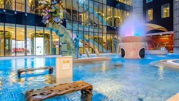 Piscine couverte, piscine extérieure (ouverte en saison)