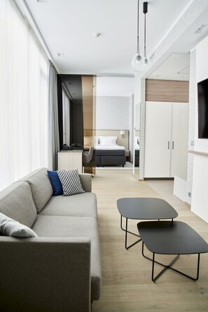 Suite, 2 Bedrooms with SPA access | 1 habitación, ropa de cama hipoalergénica y minibar 