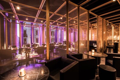 Empire Riverside Hotel