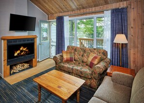 Glen Eagle Suite | Living area