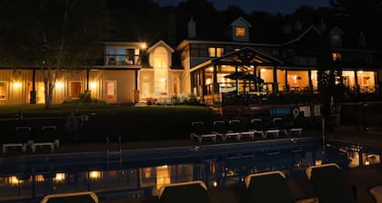 Sir Sam's Inn & Waterspa - Adults Only
