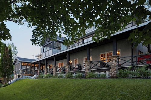 Sir Sam's Inn & Waterspa - Adults Only