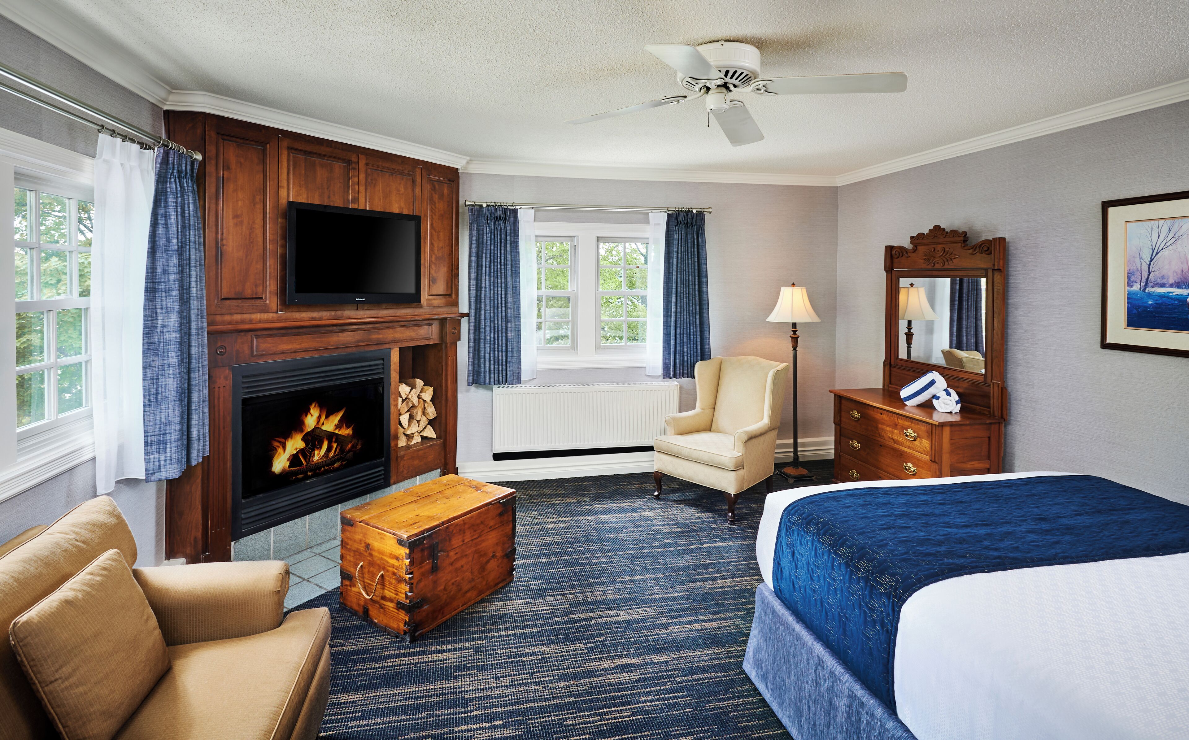 Premium Lakewinds Room  | 高档床上用品、加厚床垫、特色装修、特色家居