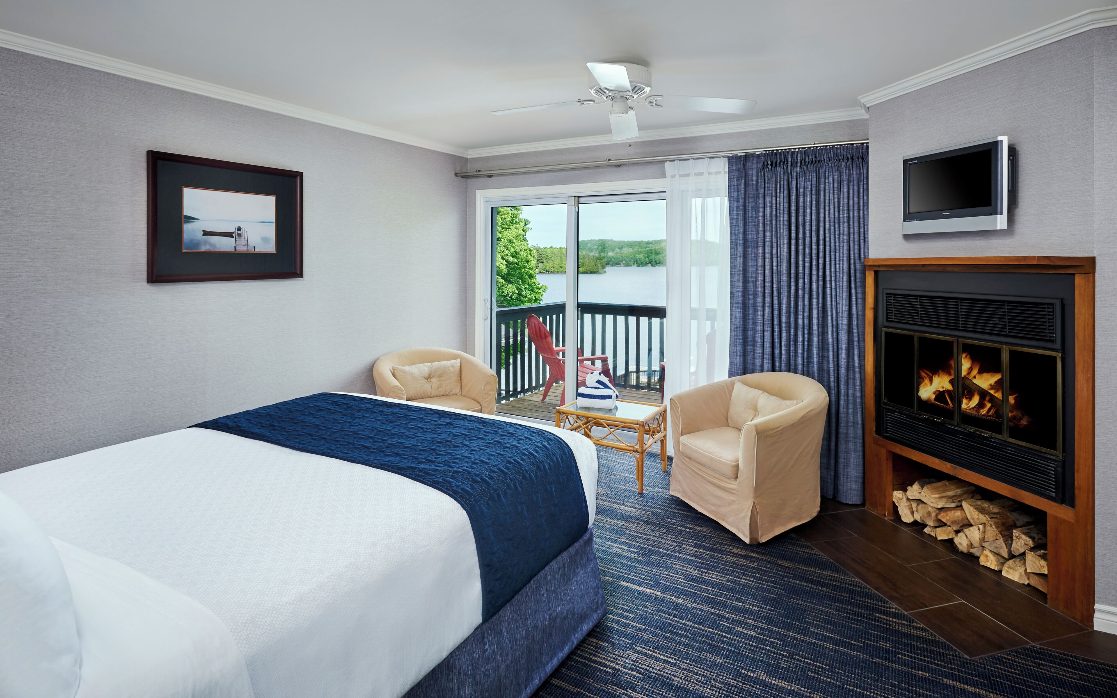 Hughes Wing Room  | 高档床上用品、加厚床垫、特色装修、特色家居