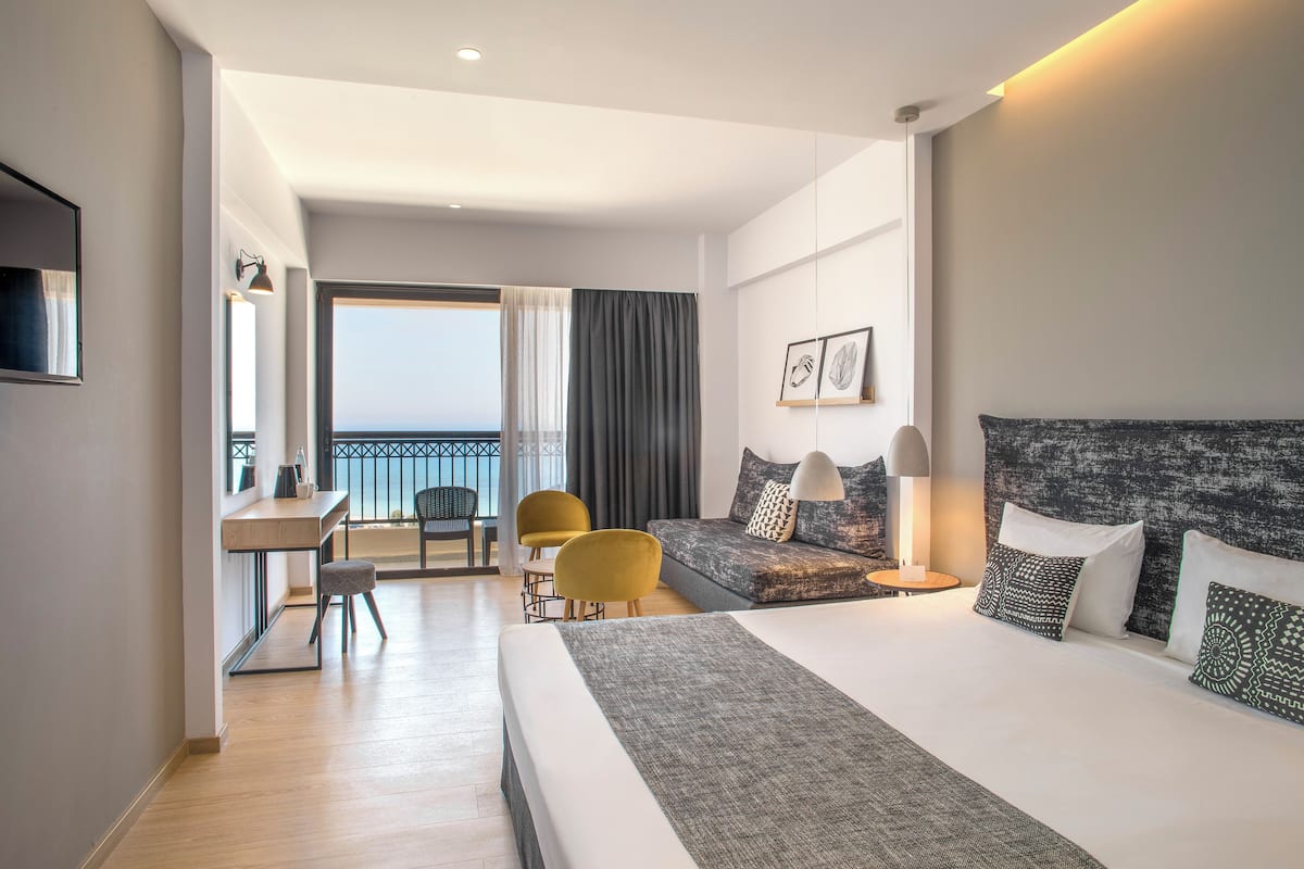 Individually furnished, desk, laptop workspace, blackout curtains